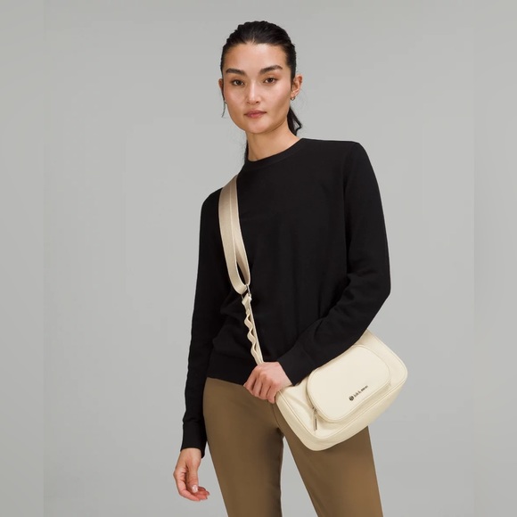 Rare! New with Tags!!! Lululemon Crossbody with Nano Pouch 2L Beige Neutral Tan - Picture 9 of 17